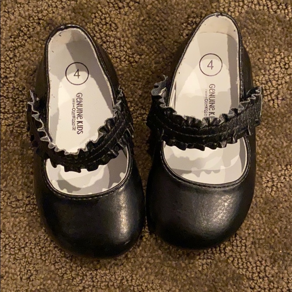 Black leather ballet flats